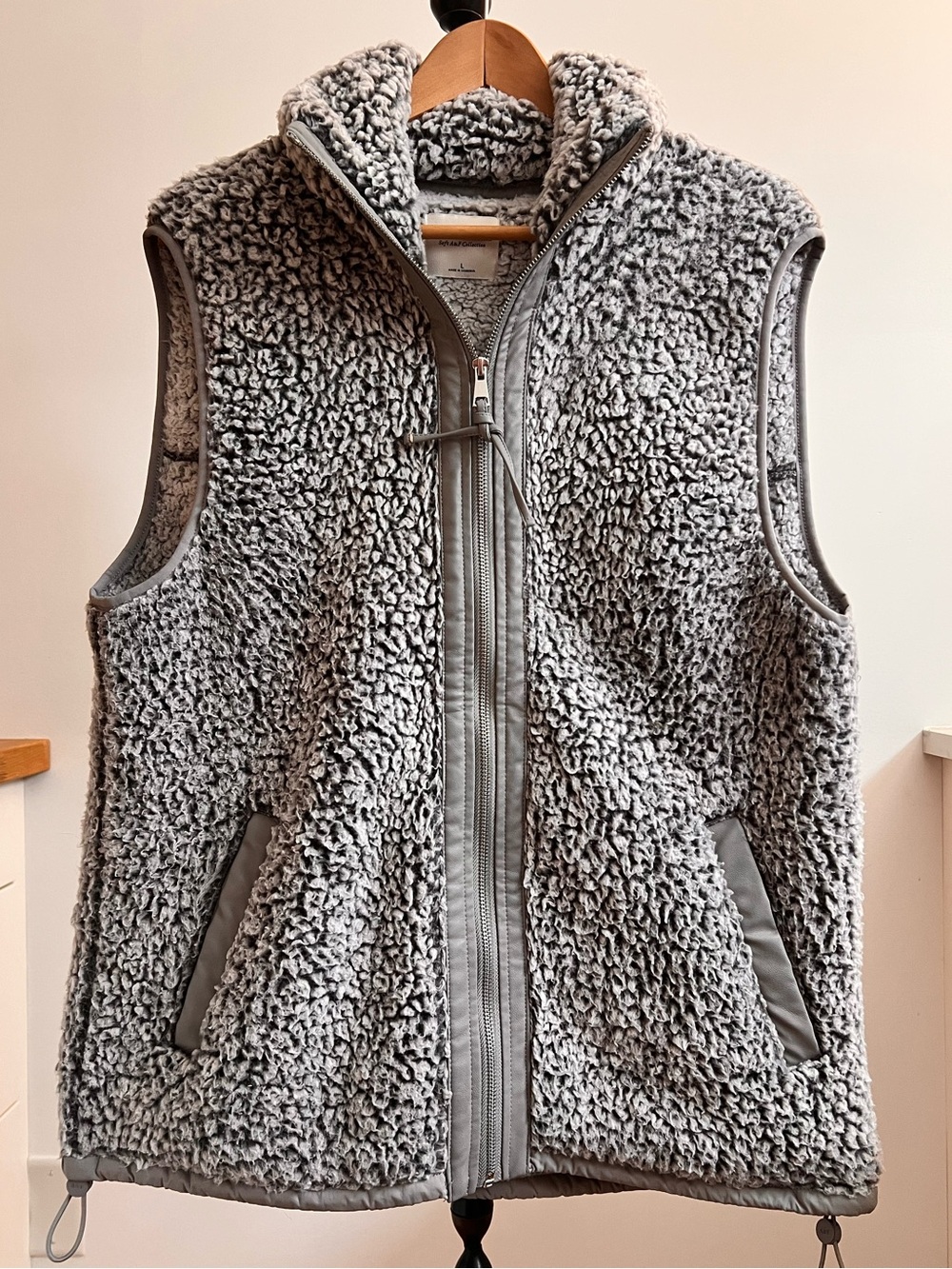 Abercrombie & Fitch Gray Sherpa Vest - Soft Texture